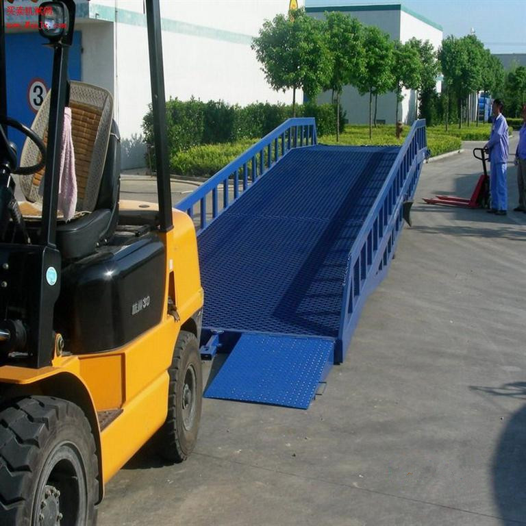 移動(dòng)登車(chē)橋4.jpg